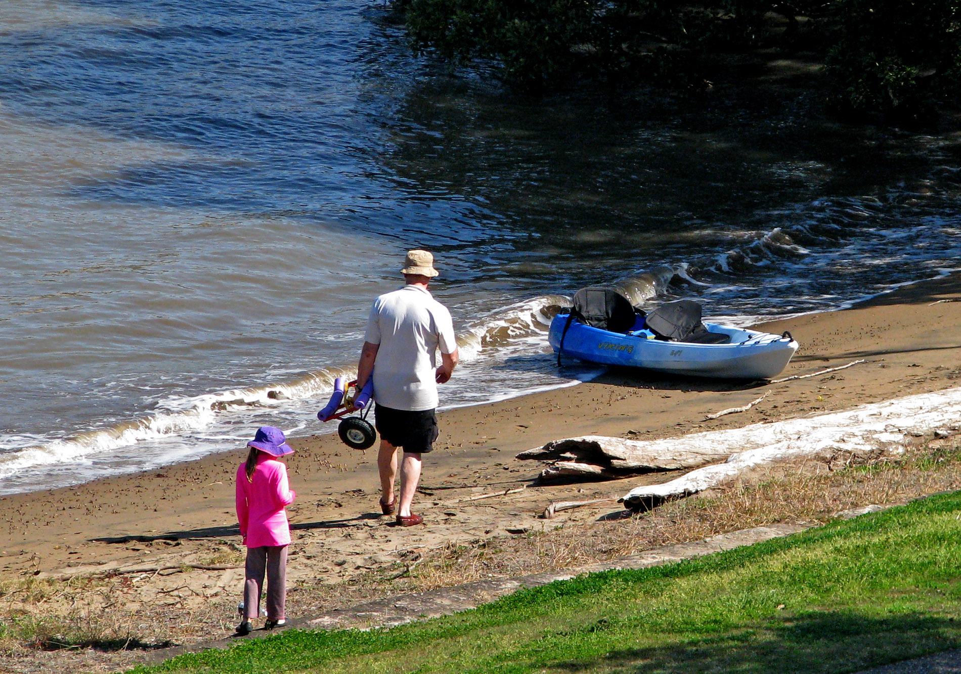 Kayak pit stop 23 Aug 2009