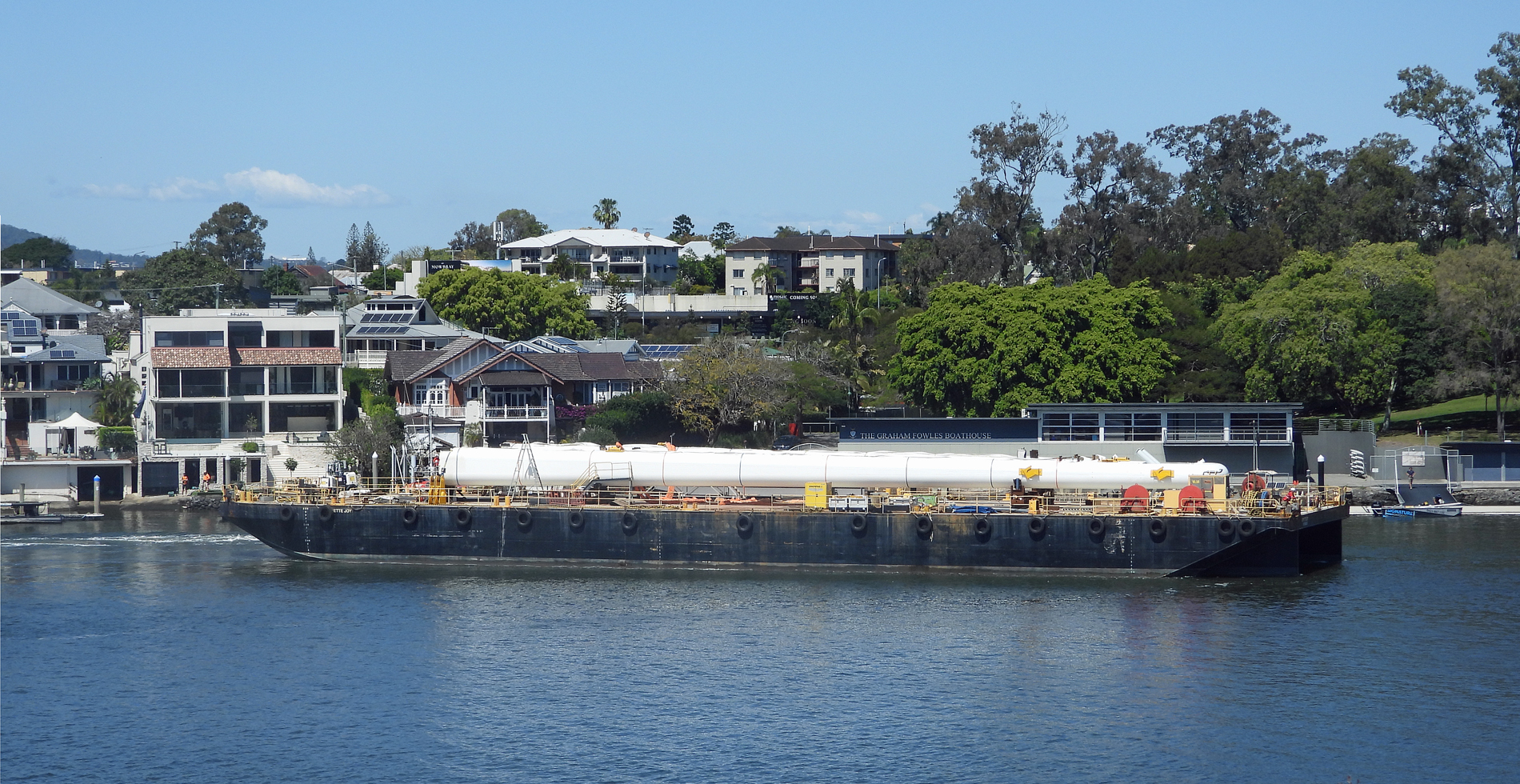 ‘PT May’ with ‘masts’ for Neville Bonner Bridge at Southbank ~ 13 Sep 2022