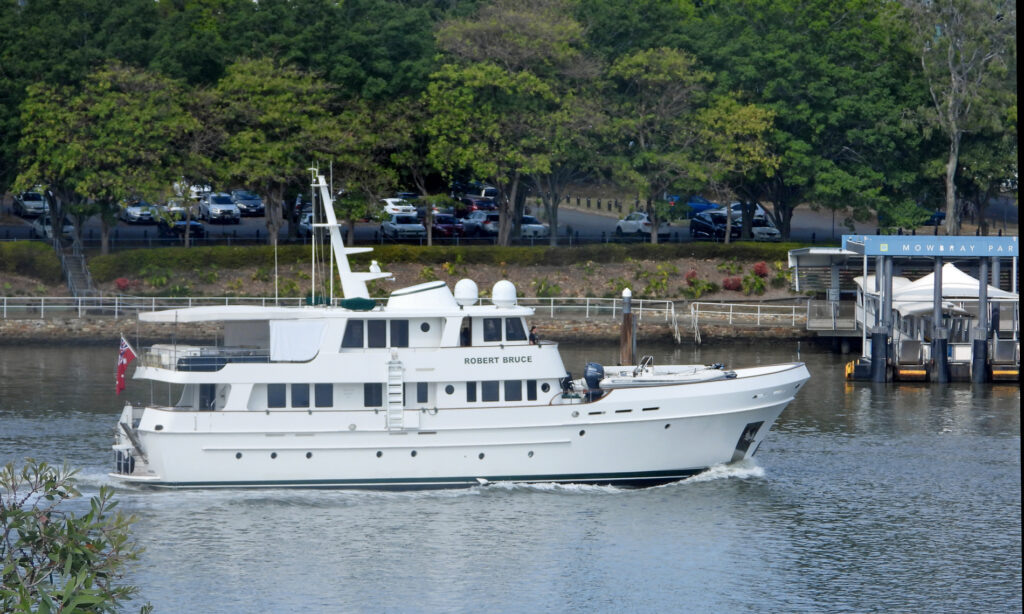 ROBERT BRUCE a 90′ Serenity 90 Expedition Motor Yacht checks the Humbug Reach ~ 20 Sep 2020